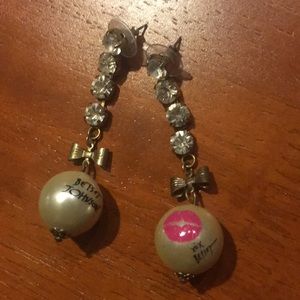 Adorable Betsy Johnson Earrings👍👍